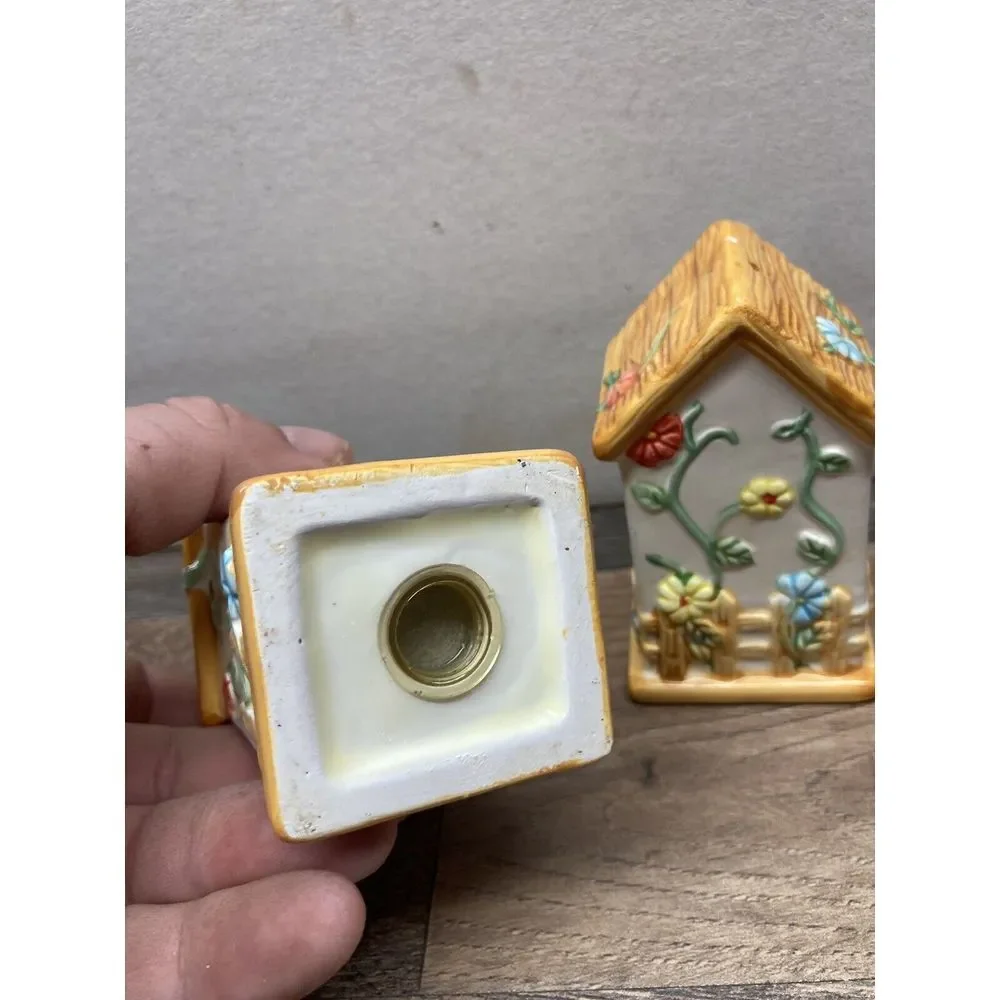 Birdhouse Ladybug Bee Hive Flowers Ceramic Salt &‎ Pepper Shakers Set